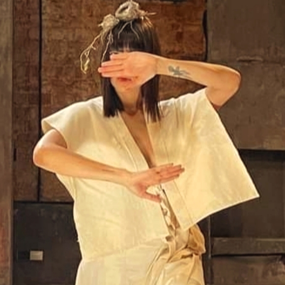 Kimomo Alejandra Raw organic Top wear so many ways Your new golden wardrobe fav! - Picture 6 of 7